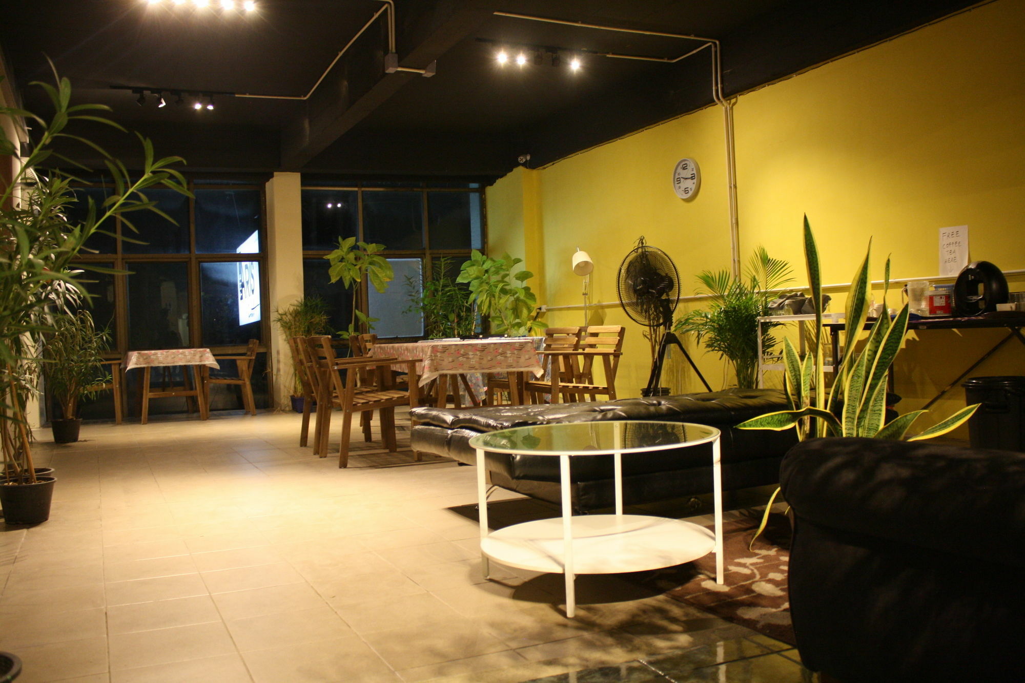 The Mixx Hostel Bangkok Exterior foto